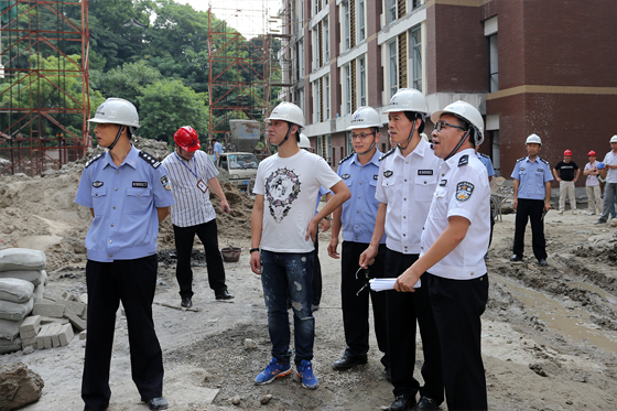 黄宝坤专题调研安防学院筹建工作