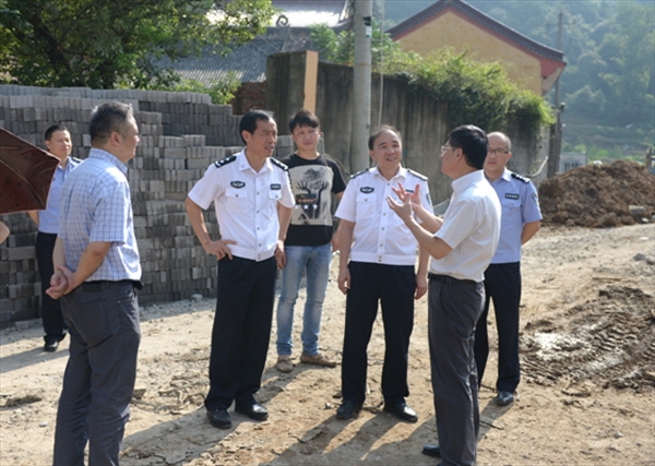 黄宝坤赴安防学院协调学院筹建有关事宜