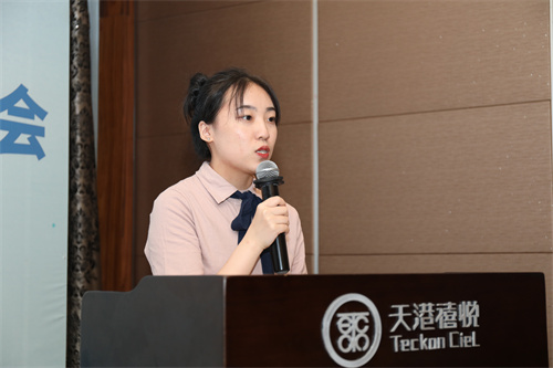 宁波校友会会长洪钰.jpg