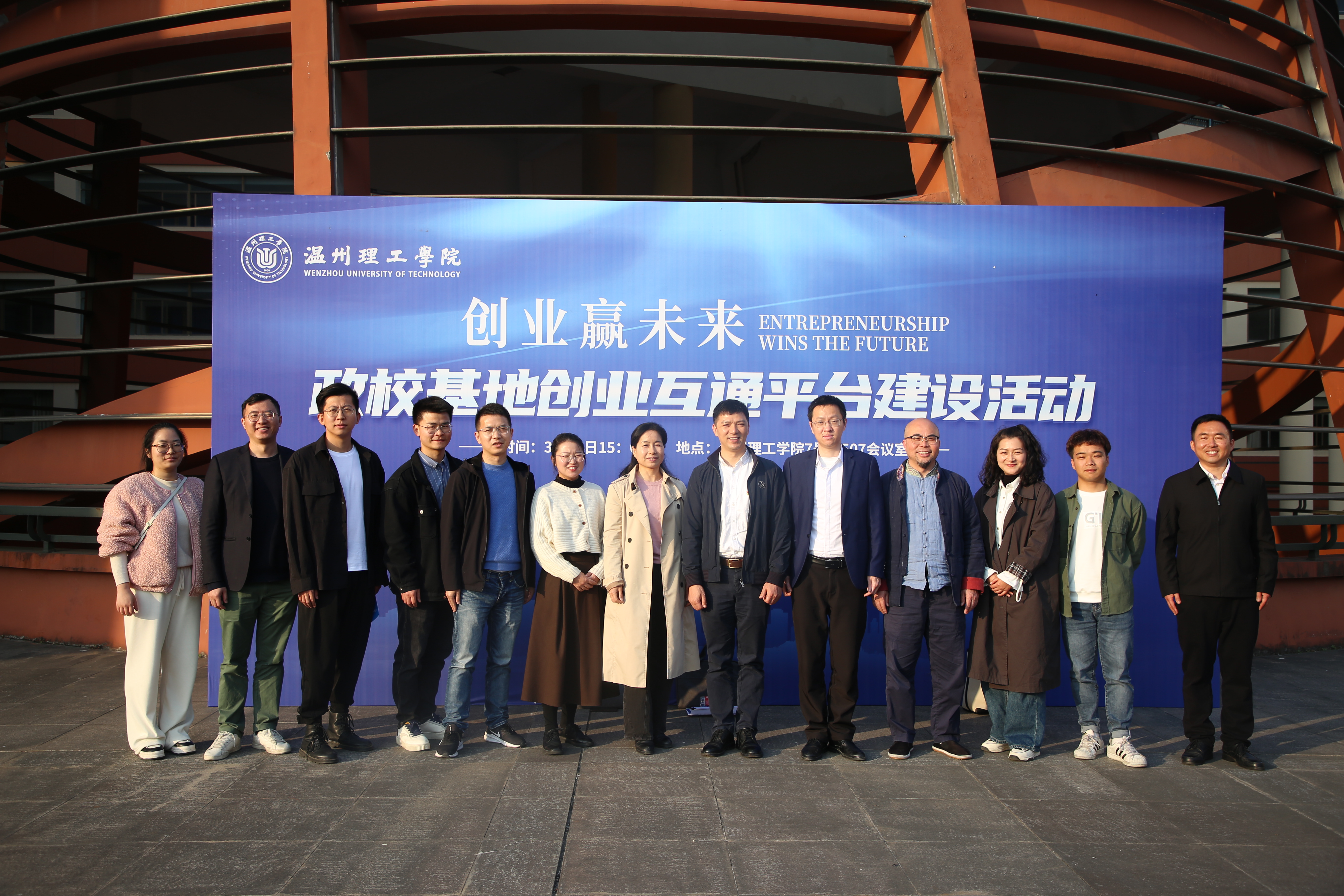 fce50d7168d59d62de534d9f06f9bd4.jpg