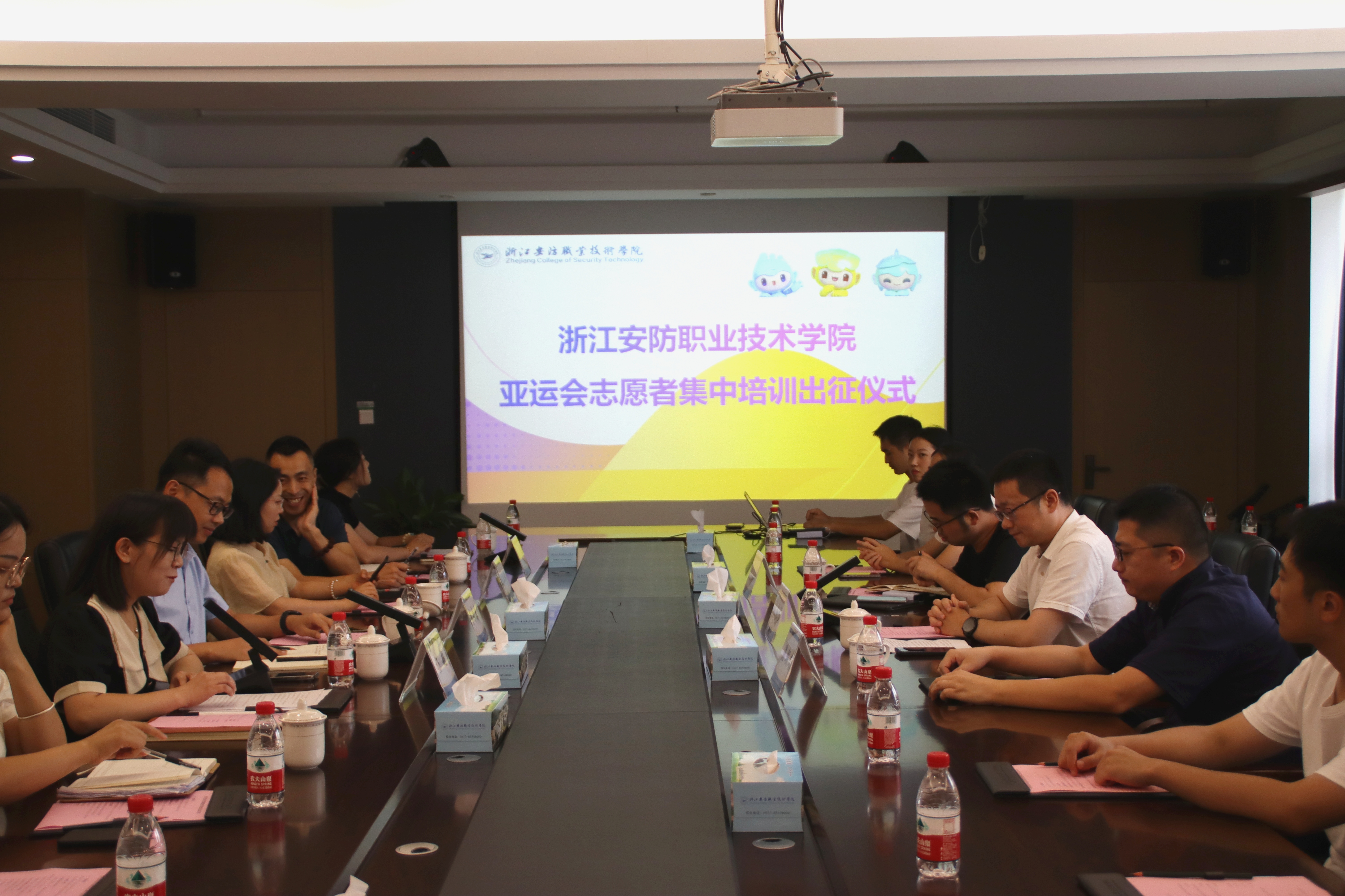 a4ee0183bdc1a654e95d5db8cae1220.jpg