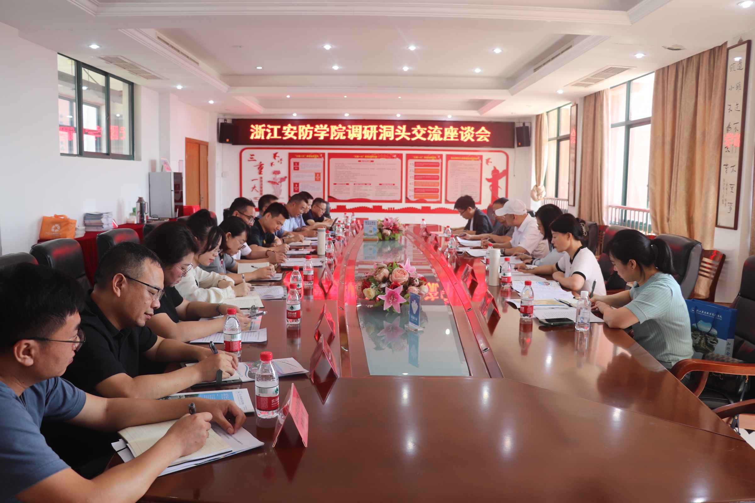 dcc10907680562ff83fcab74b95cad4.jpg