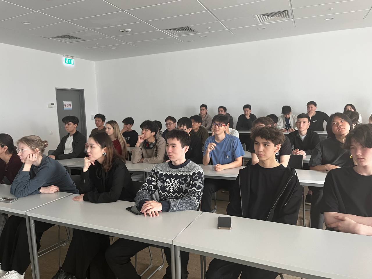 ef33ac64648eebc1b47657f60cddb17.jpg